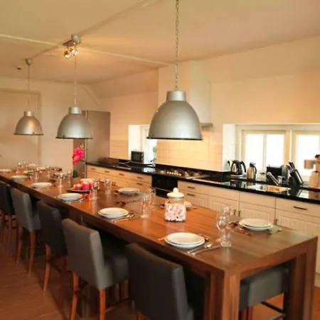 בית נופש Spacious Near Forest In
