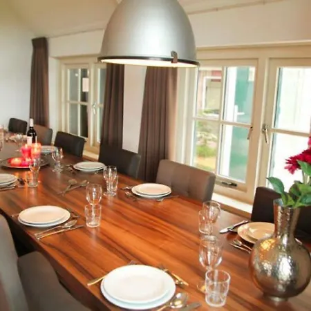 בית נופש Spacious Near Forest In *