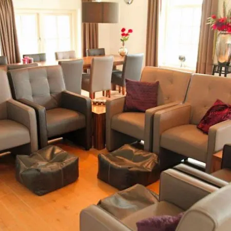 בית נופש Spacious Near Forest In
