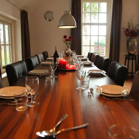 בית נופש Spacious Near Forest In